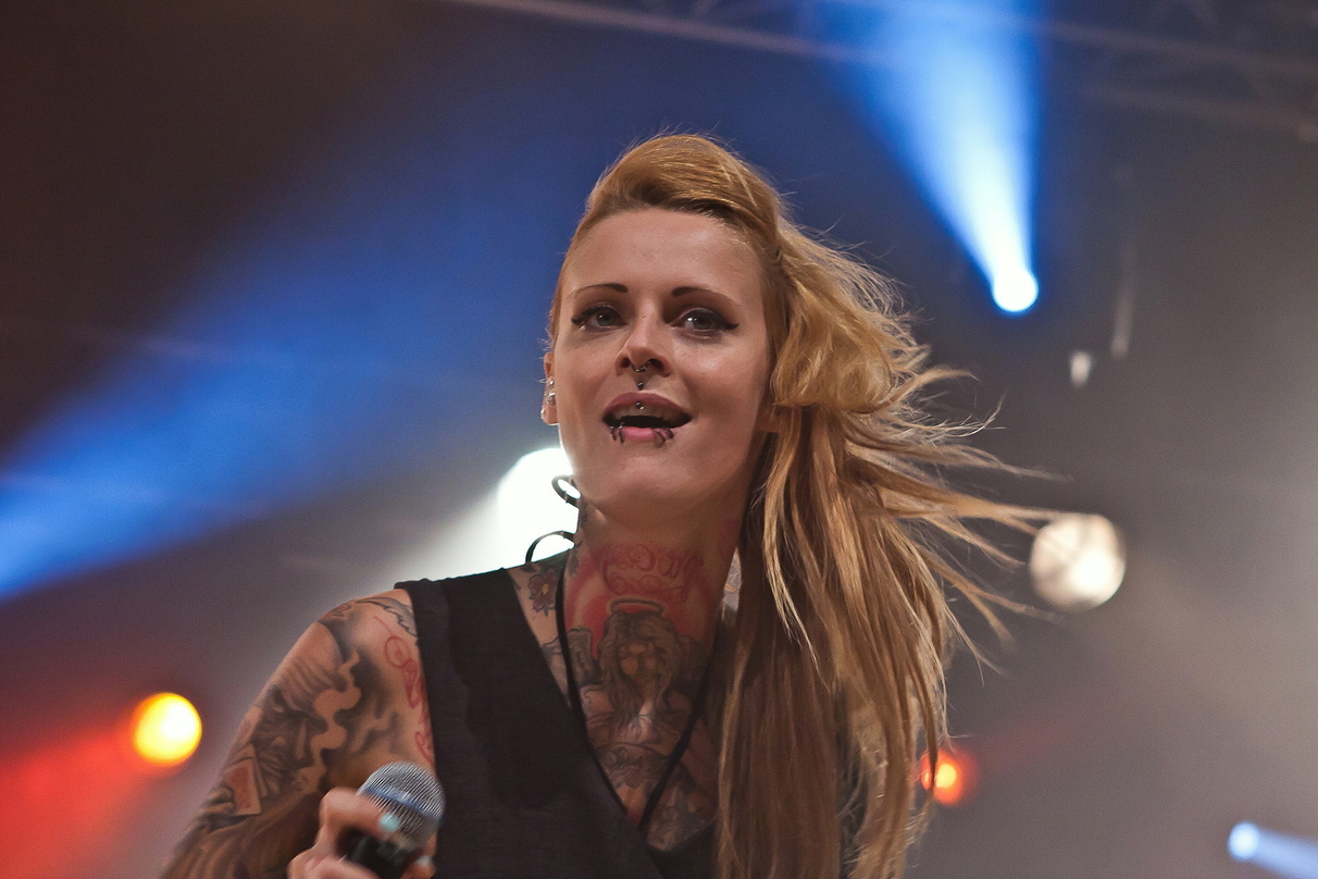 Beim Finale der Livereihe Coke Sound Up am Brandenburger Tor dabei: Jennifer Rostock, hier beim Zeltfestival Ruhr