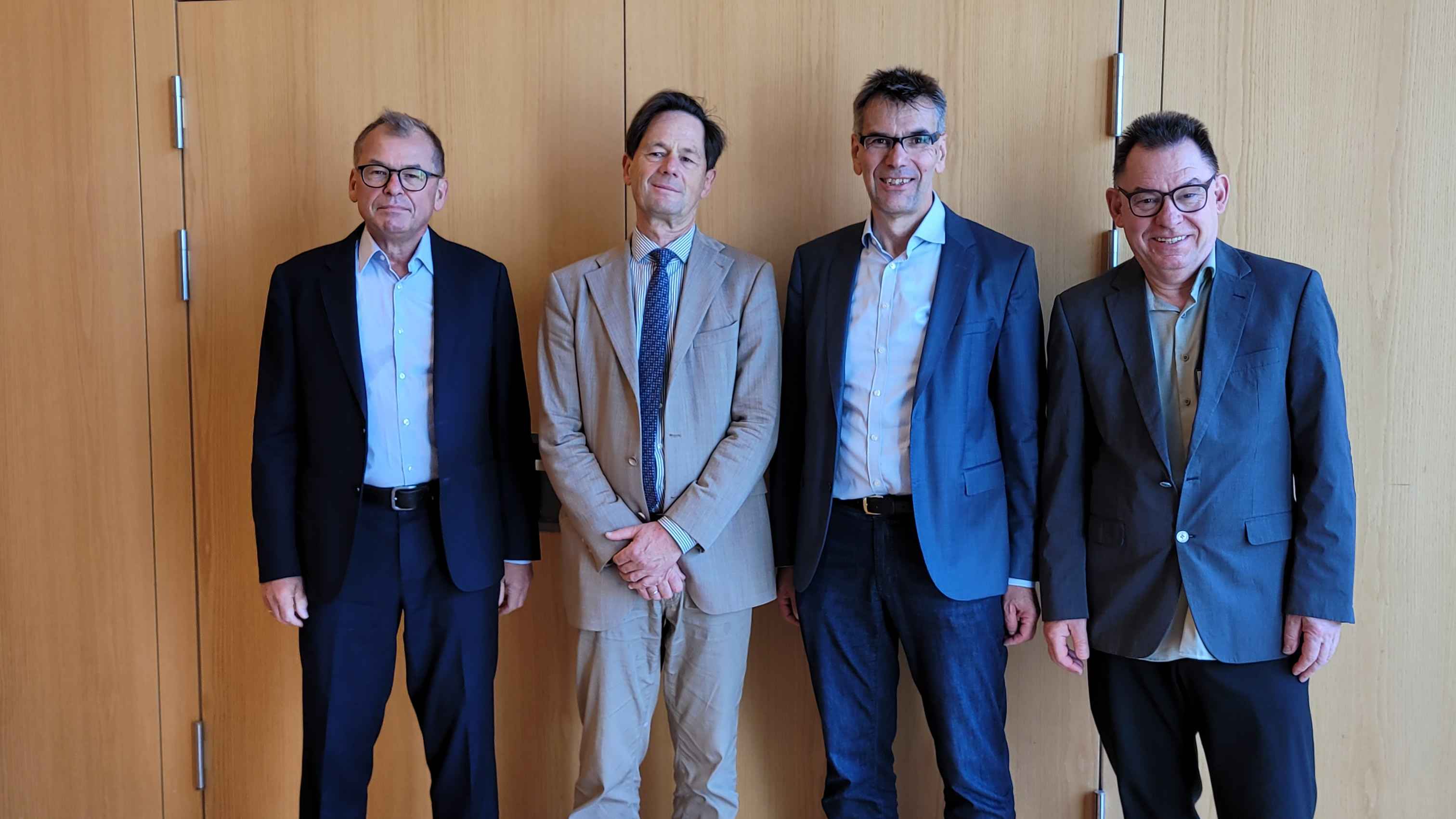 a6410cb2 e4e1 4cca bd85 d2477449711f Der wiedergewählte Verwaltungsrat mit (von links): Thomas Sertl, Hartmut Schick, Sebastian Mohr und Wolfgang Hering. Auf dem Bild fehlt Friedemann M. Strube.