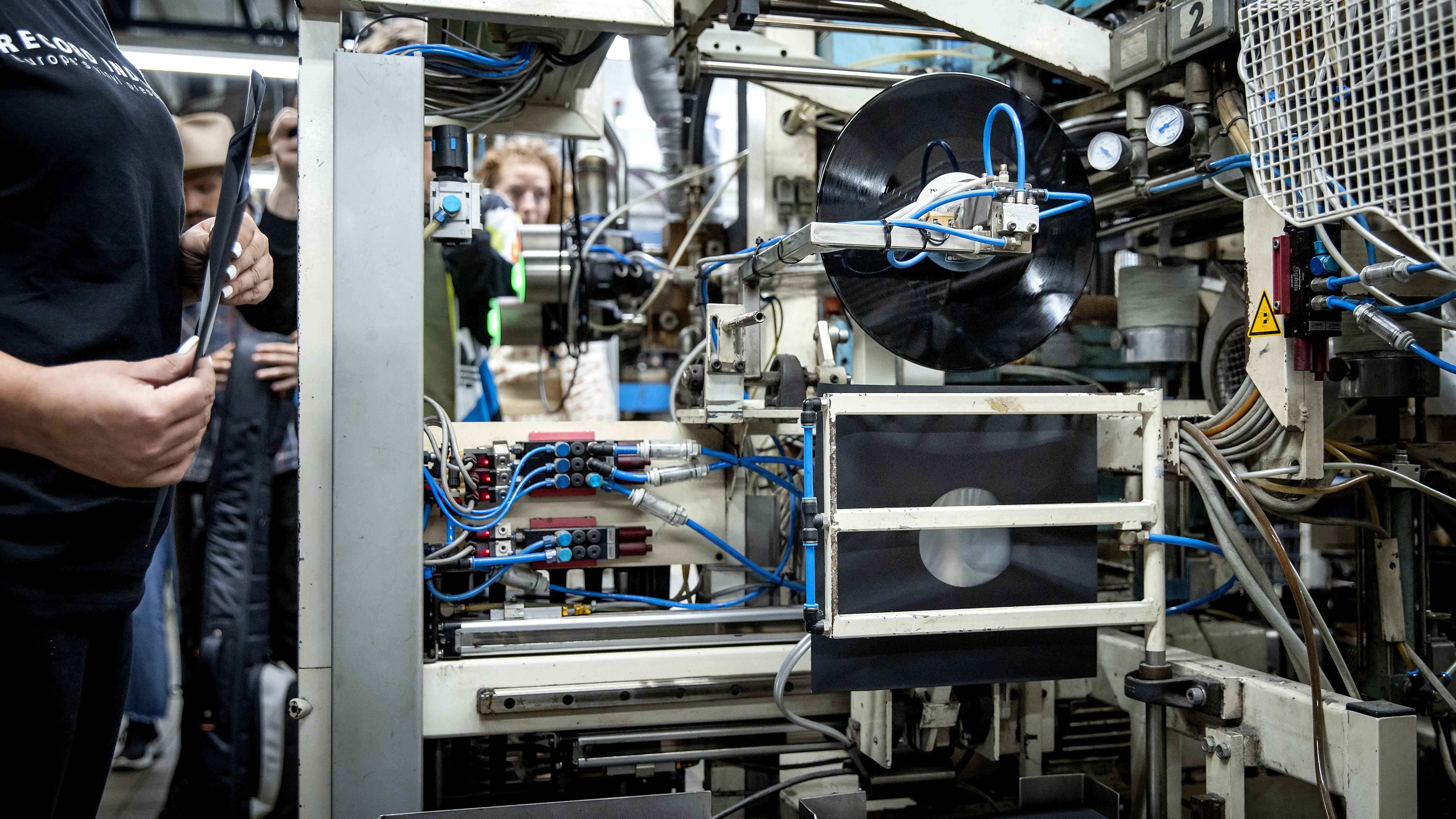Im Fokus der Making Vinyl: Die Herstellung von Tonträgern.