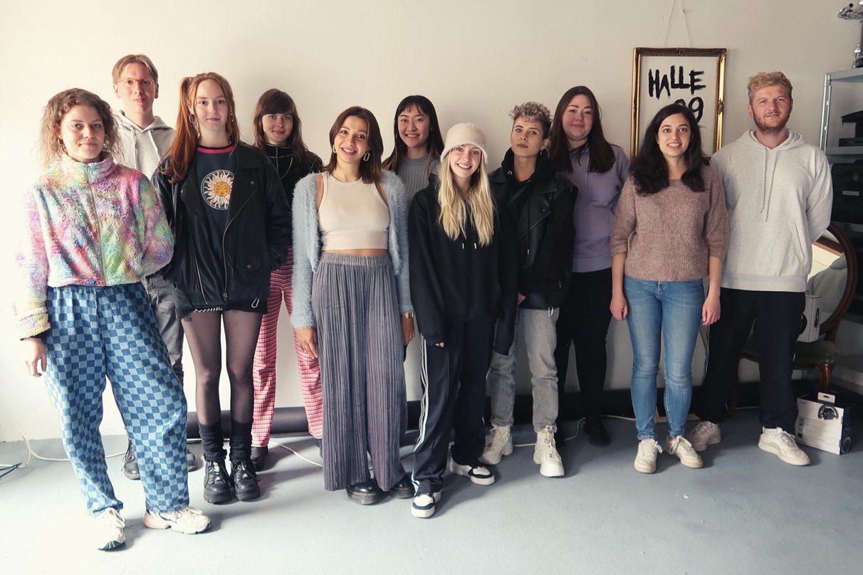 Vernetzten sich in den Tonstudios Halle99 (von links): Annelie Schwarz, Matteo Schwanengel (Go For Music), Marlene Heger, Margareta v. Klenze, Julia Anglin, Conny Zhu, Clara Zumbiel, Elly ...