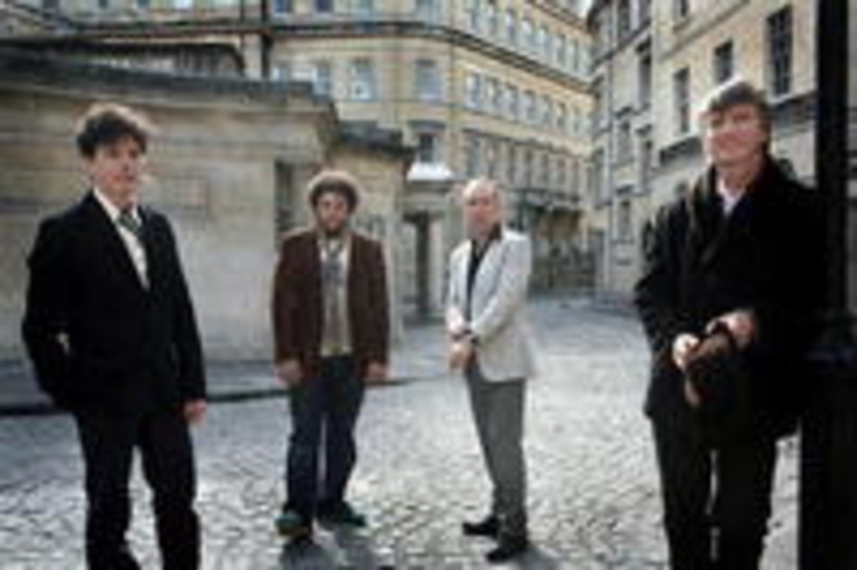 Spielen wieder in Deutschland: Crowded House