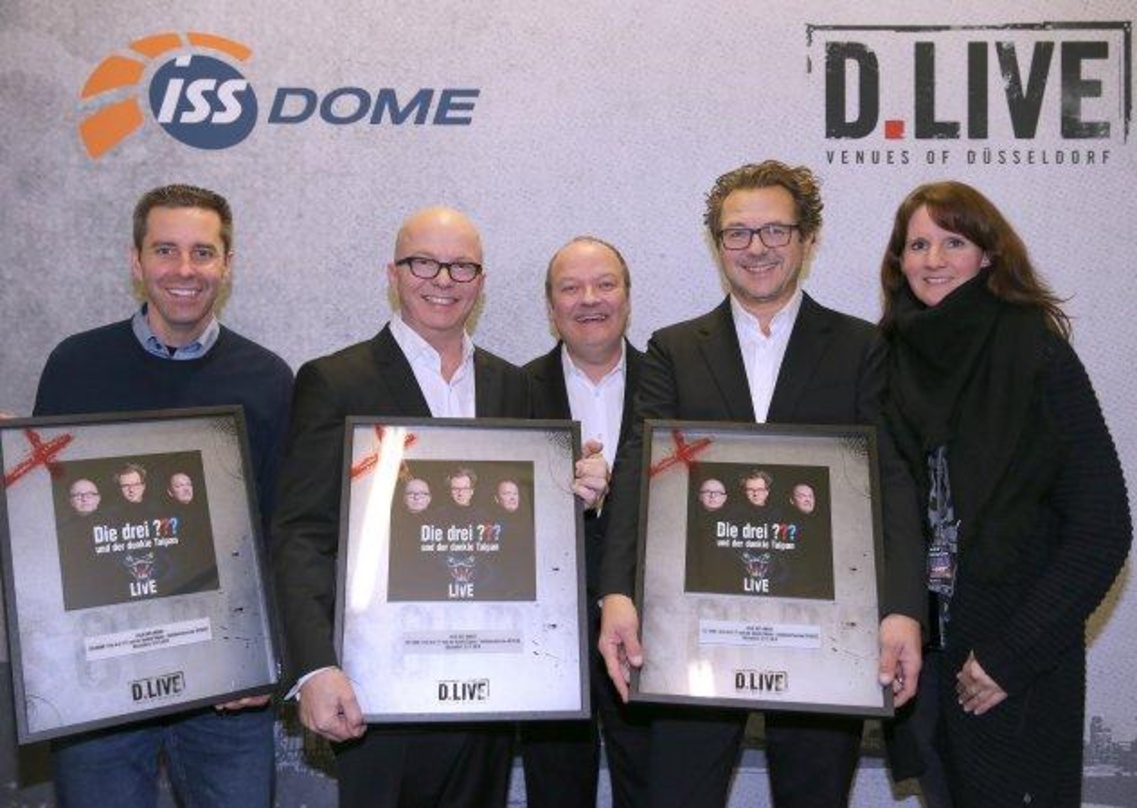In Feierlaune (von links): Gregor Eßer, Oliver Rohrbeck, Jens Wawrczeck, Andreas Fröhlich und Barbara Averbeck