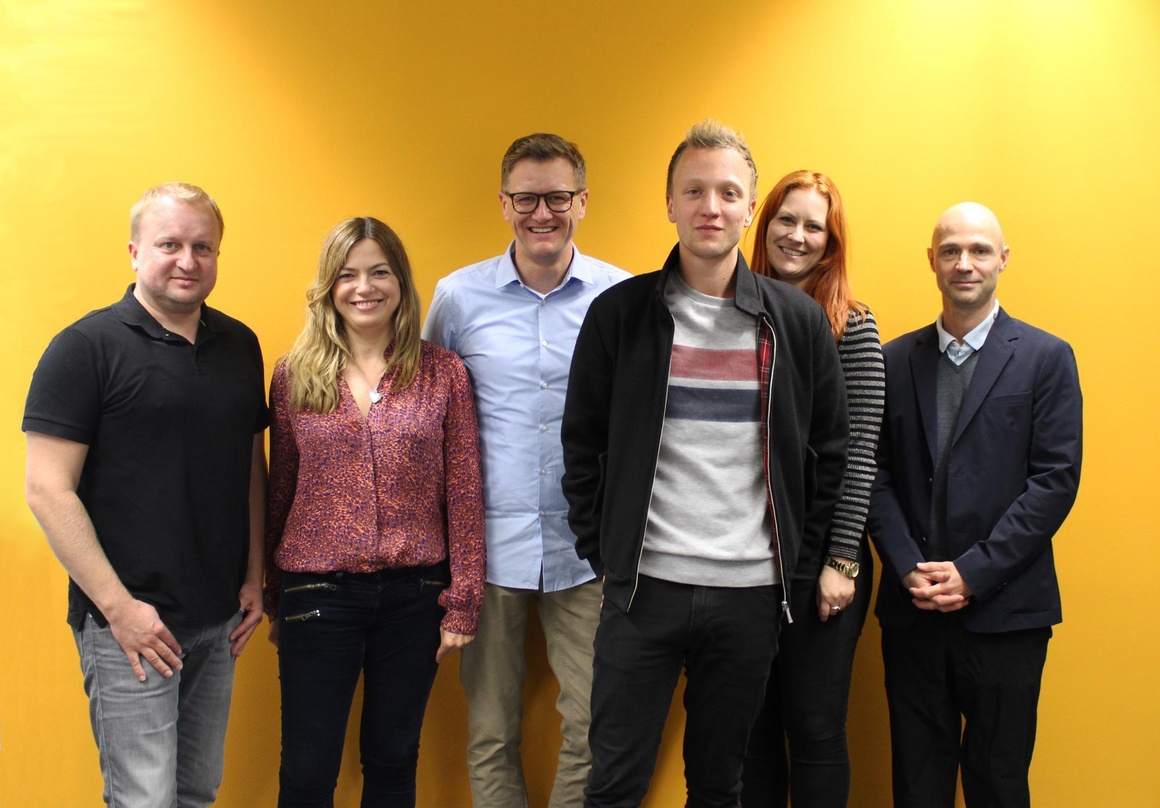 Gehen weiter gemeinsame Wege (von links): Ulf Wenderlich (Management), Karina Poche (Director Business & Legal Affairs, SonyATV), Asterix Westphal (Anwalt), Joris, Alexandra Ziem (Creative...