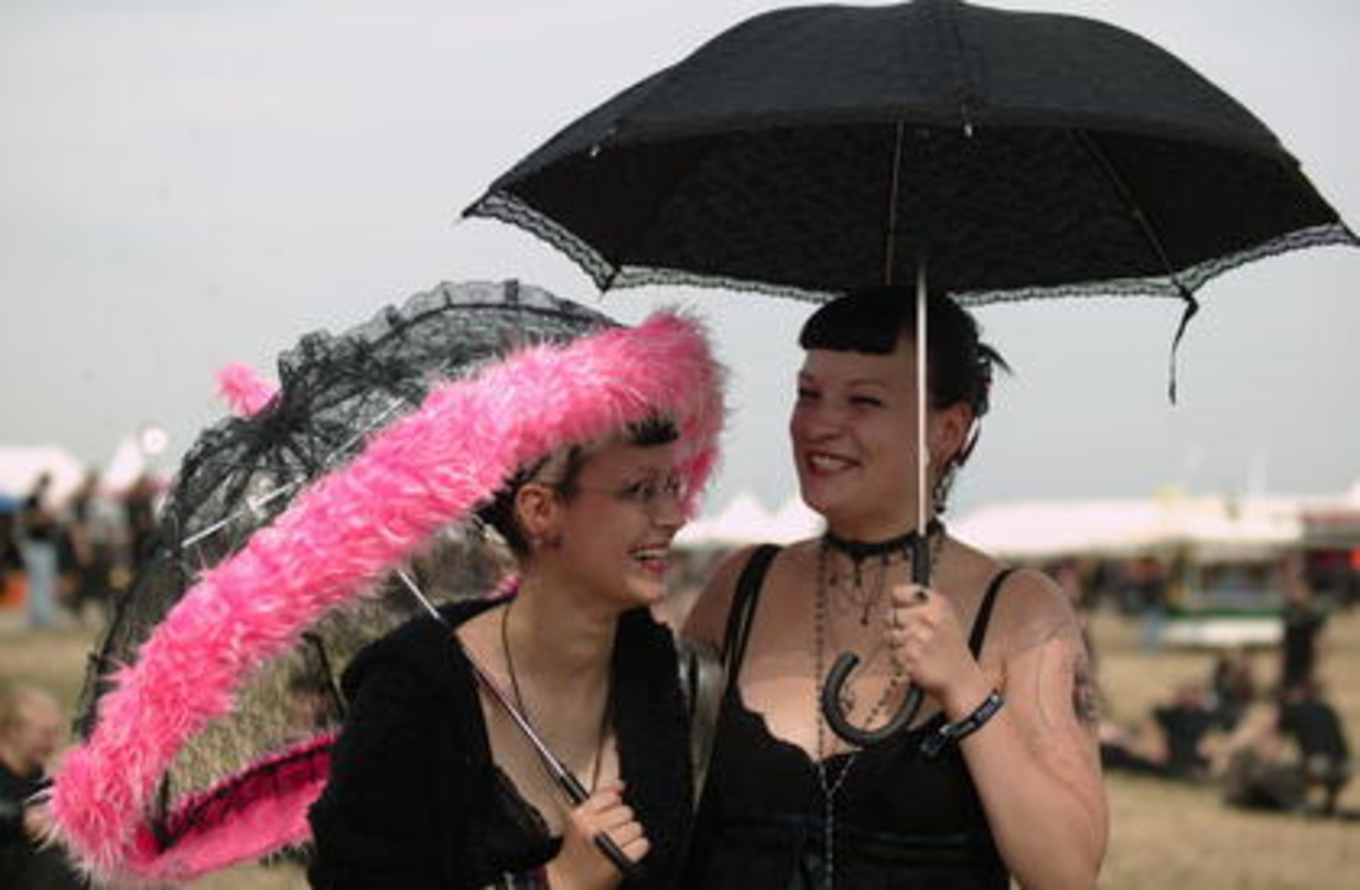 Nachtschattengewächse im Festival-Sommer: Besucher beim M'Era Luna 2006