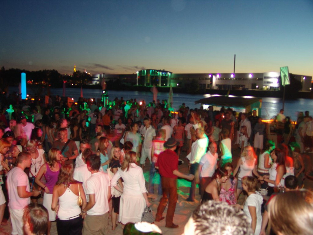 Ibiza-Atmosphäre in Frankfurt: die Islands Party von BigCityBeats