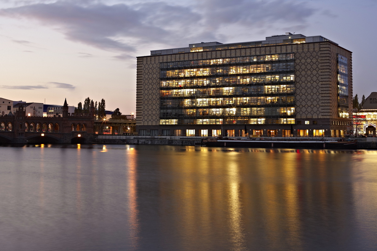 Hier hat G. Ricordi ein neues Zuhause gefunden: Das Berliner Universal-Gebäude an der Spree