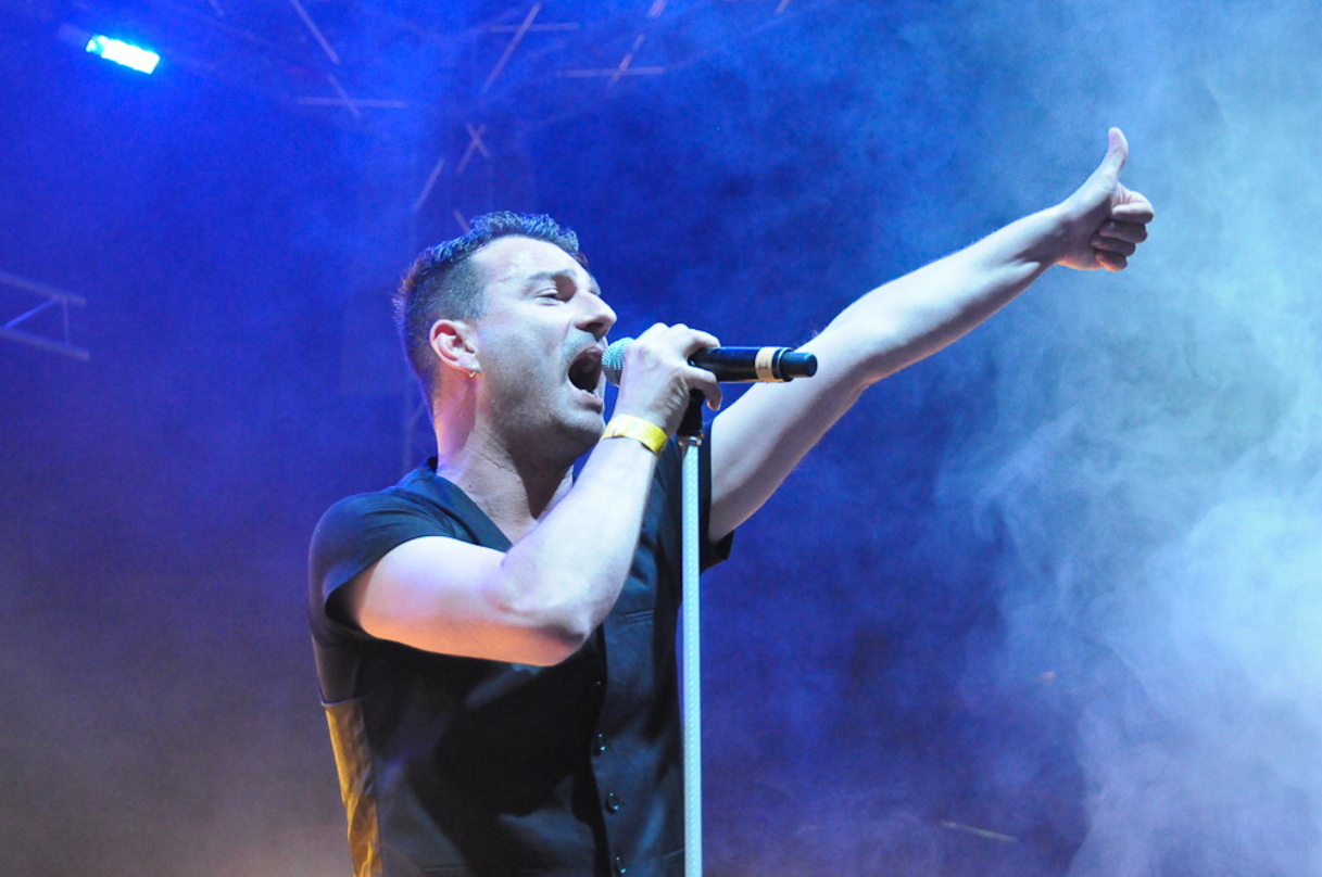 Daumen hoch für das Wave-Gotik-Treffen: Melotron-Sänger Andy Krüger