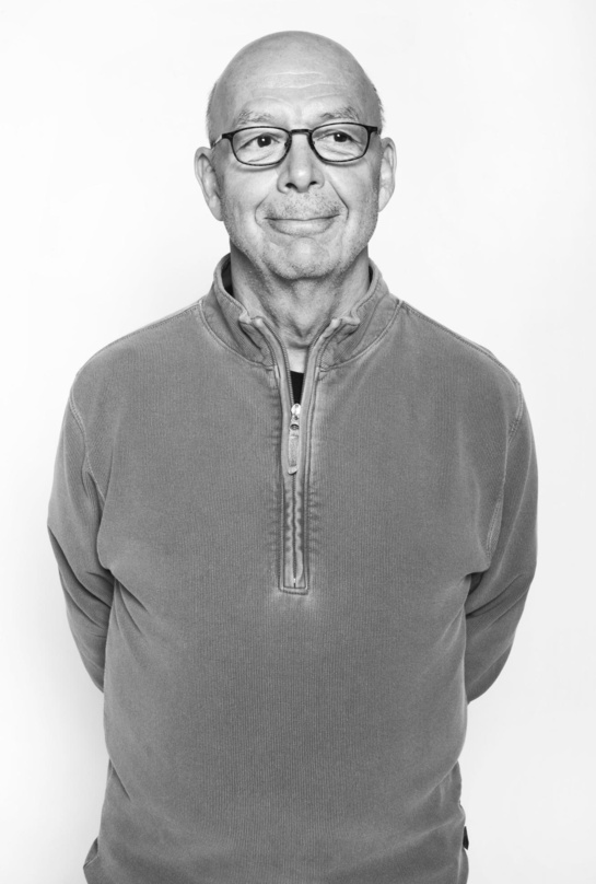 a8ea49c2bcdef83d7bda62f306f53203cb4bcddc5cec34745ed92913663d47dd Konnte mit Warner Music erstmals in der 15 Jahre währenden Geschichte als eigenständiges Unternehmen die Umsatzmarke von vier Milliarden Dollar durchbrechen: CEO Stephen "Steve" Cooper