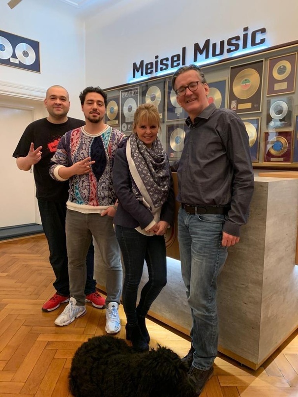 Haben durchaus Großes miteinander vor (von links) Jim Szkuta, Saven, Kirsten Meisel und Jens-Markus Wegener