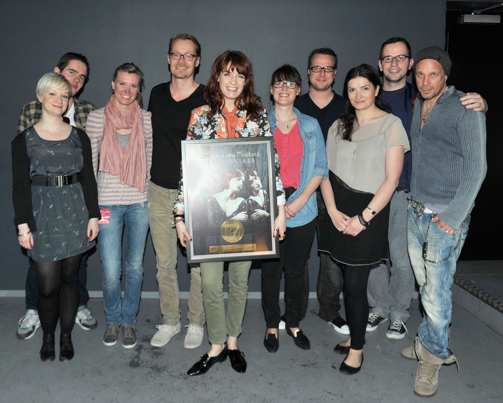Feierten Gold (von links): Claudia Schmitter, Johannes Boettge, Angela Hidde, Dirk Baur, Florence Welch, Tina Koppelin, Hannes Wockert, Milijana Gojic, Moritz Henning und Sven Kilthau-Lander