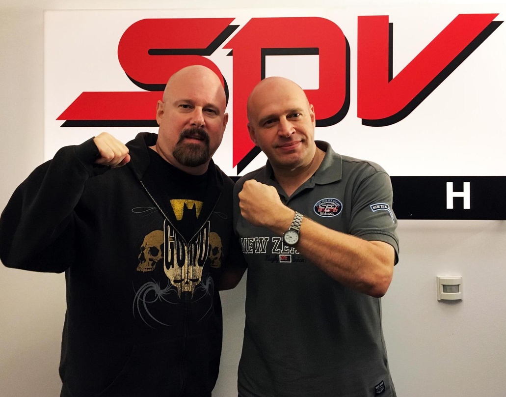 Freuen sich über ihre frisch besiegelte Zusammenarbeit: Gary Meskil (links) von Pro-Pain und Olly Hahn von Steamhammer/SPV