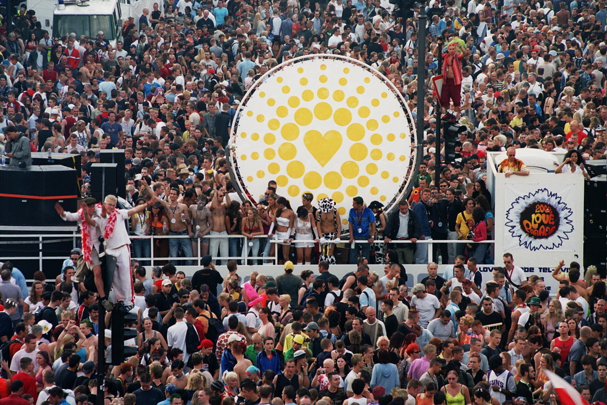 Sind wieder im Fernsehen zu sehen: Raver auf der Loveparade