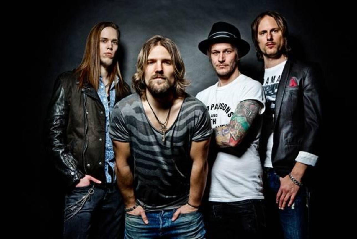 Unterschrieben bei Napalm: The New Roses