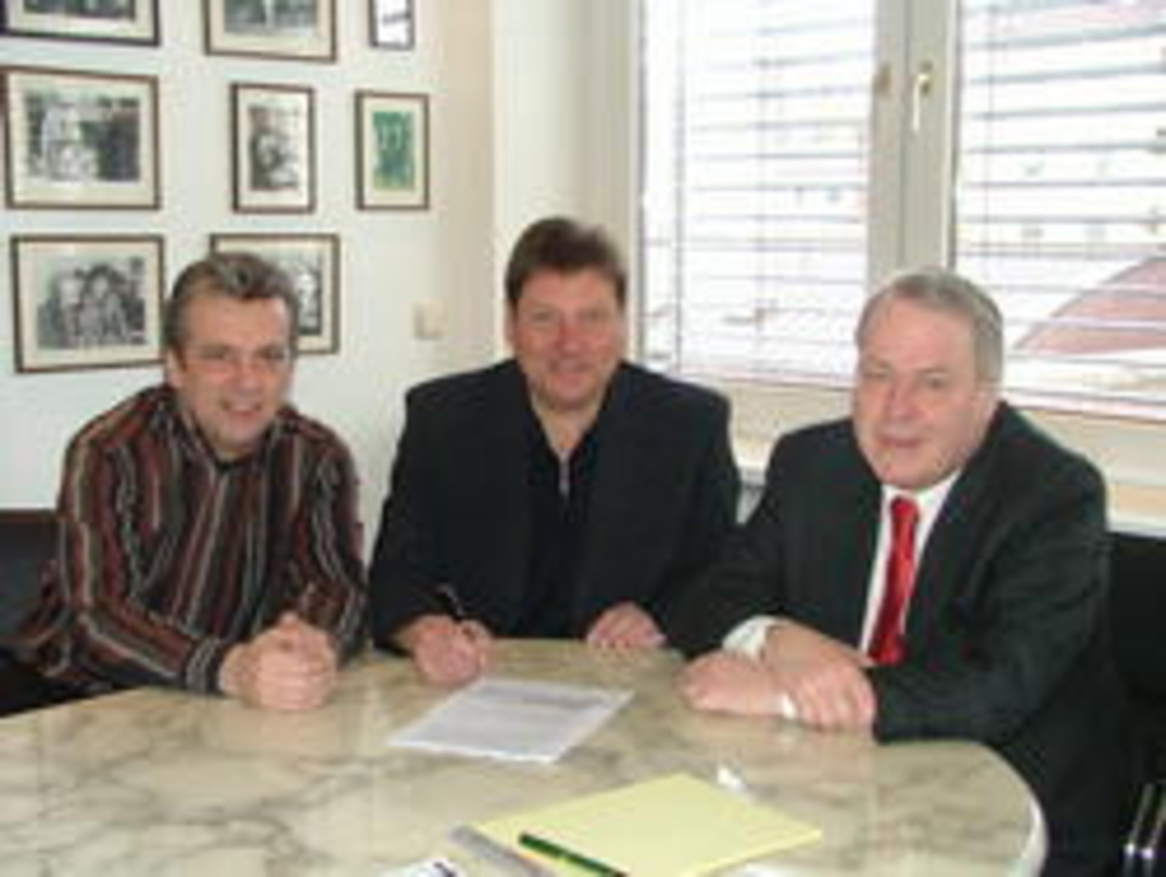 Besiegelten Zusammenarbeit (v.l.n.r.): Cuny, Brozat und Karnstedt