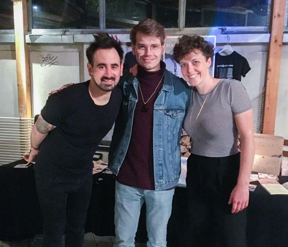 Besiegelten ihre Zusammenarbeit (von links): Chris Schillinger (Bender & Schillinger), Philipp Scholz (Creative / A&R Manager Kick The Flame Publishing) und Linda Bender (Bender & Schillin...