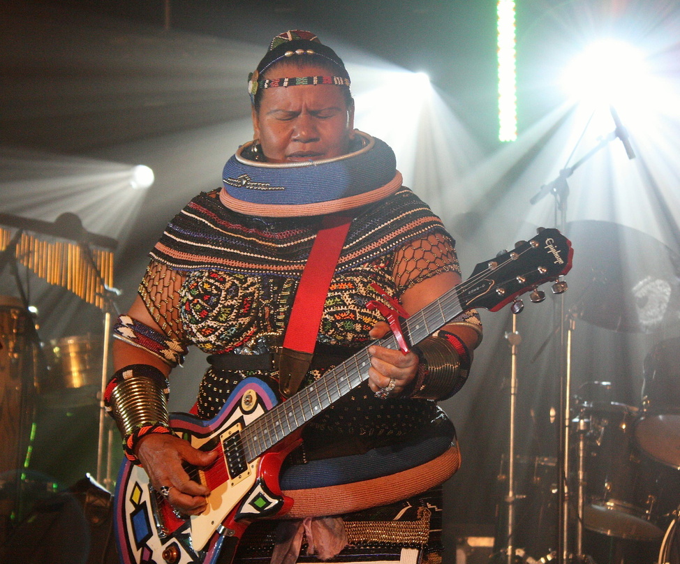 Südafrika ist Partnerland der Midem 2010. Zur Eröffnungsparty am 24. Januar spielte die Crème de la Crème der südafrikanischen Musikszene auf zwei Bühnen im Hotel Martinez. Hier ist Peki E...