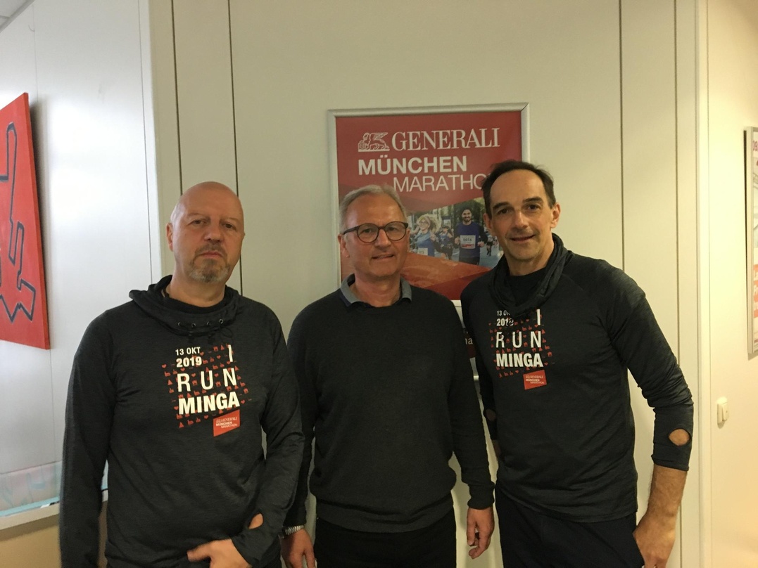 Machten die Kooperation klar (von links): Andreas Weinek, Gernot Weigl (Generali München Marathon) und Harry Blank