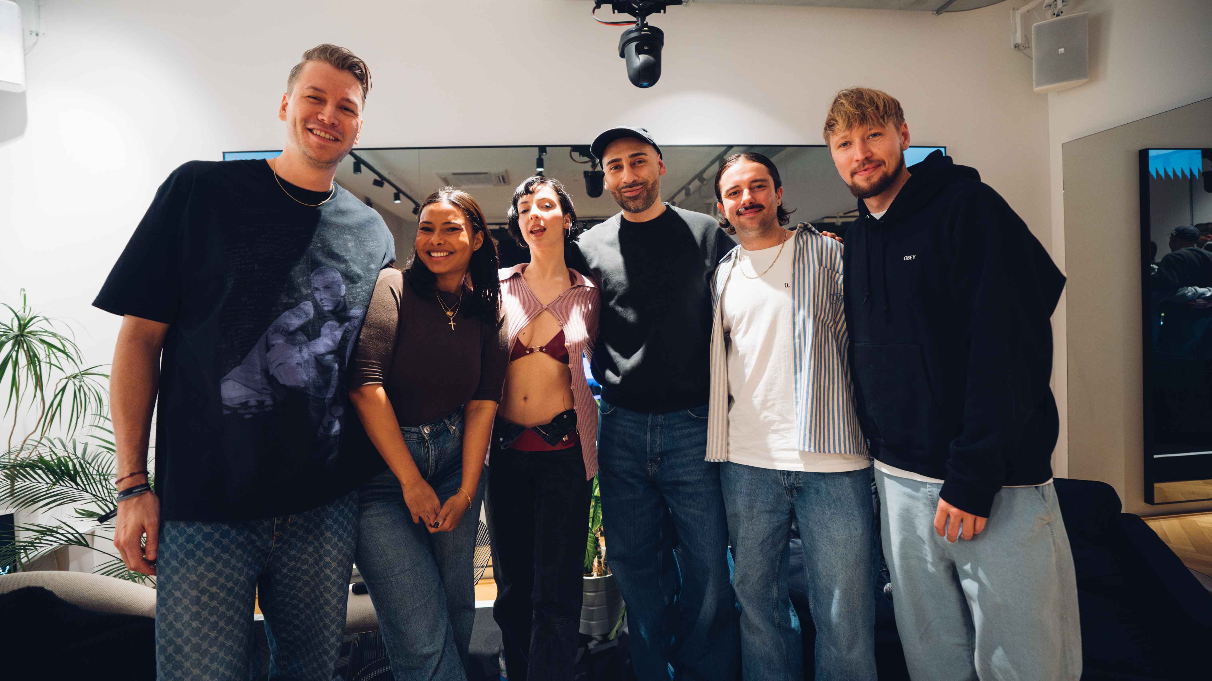 Im Studio 44 von Snipes in Berlin (von links): Colin Eger (Head of TuneCore Germany), Steph (Musikmanagerin & Moderatorin), Domiziana (Künstlerin), Memo (Co-Founder & Booking 'Unreleased B...