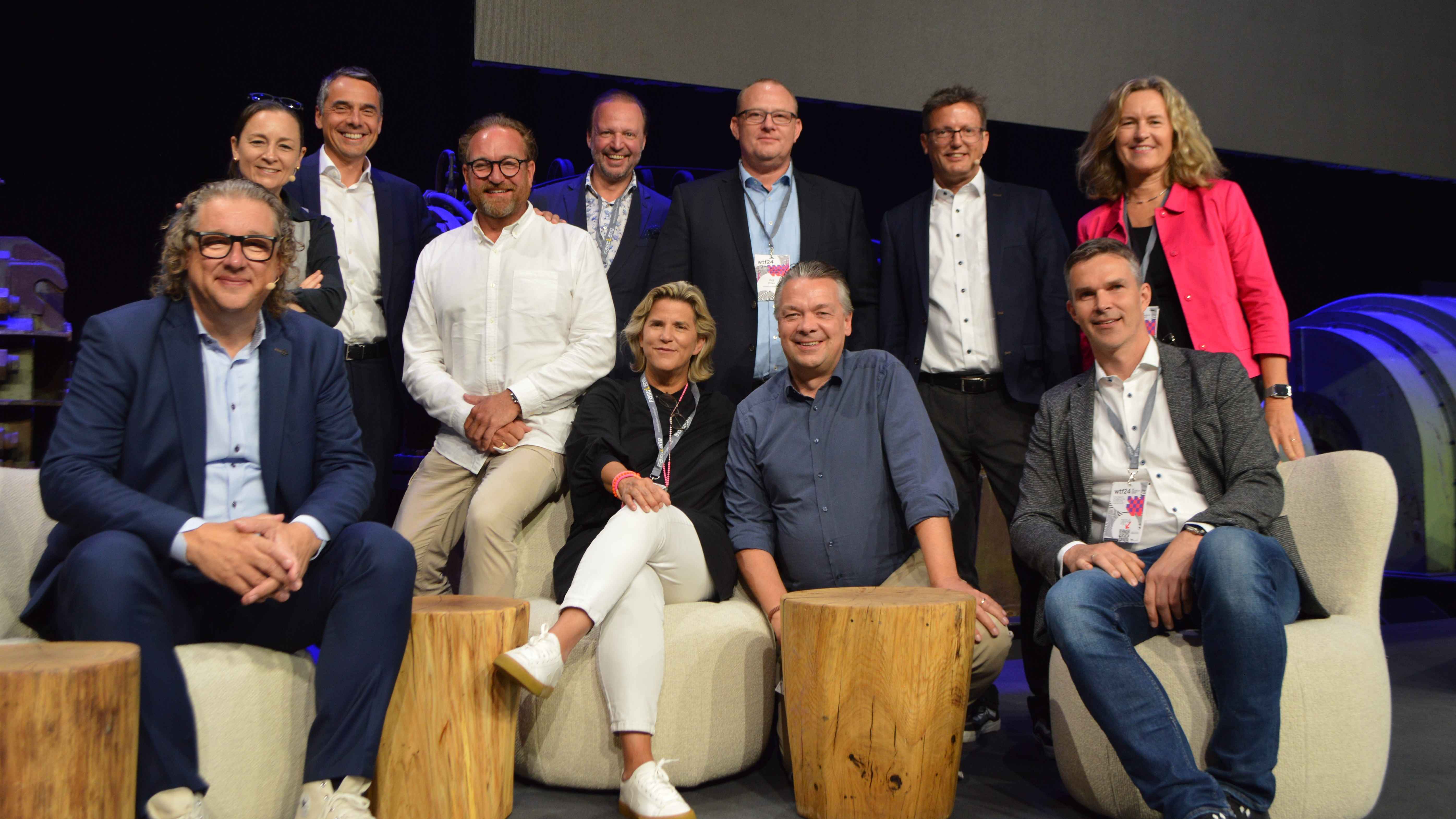 Trafen sich in Essen (von links): die fwd: Vorstandsmitglieder zusammen mit der fwd: Geschäftsführung bei der Jahreshauptversammlung. Markus Illing, Vera Viehöfer, Christian Eichenberger, ...