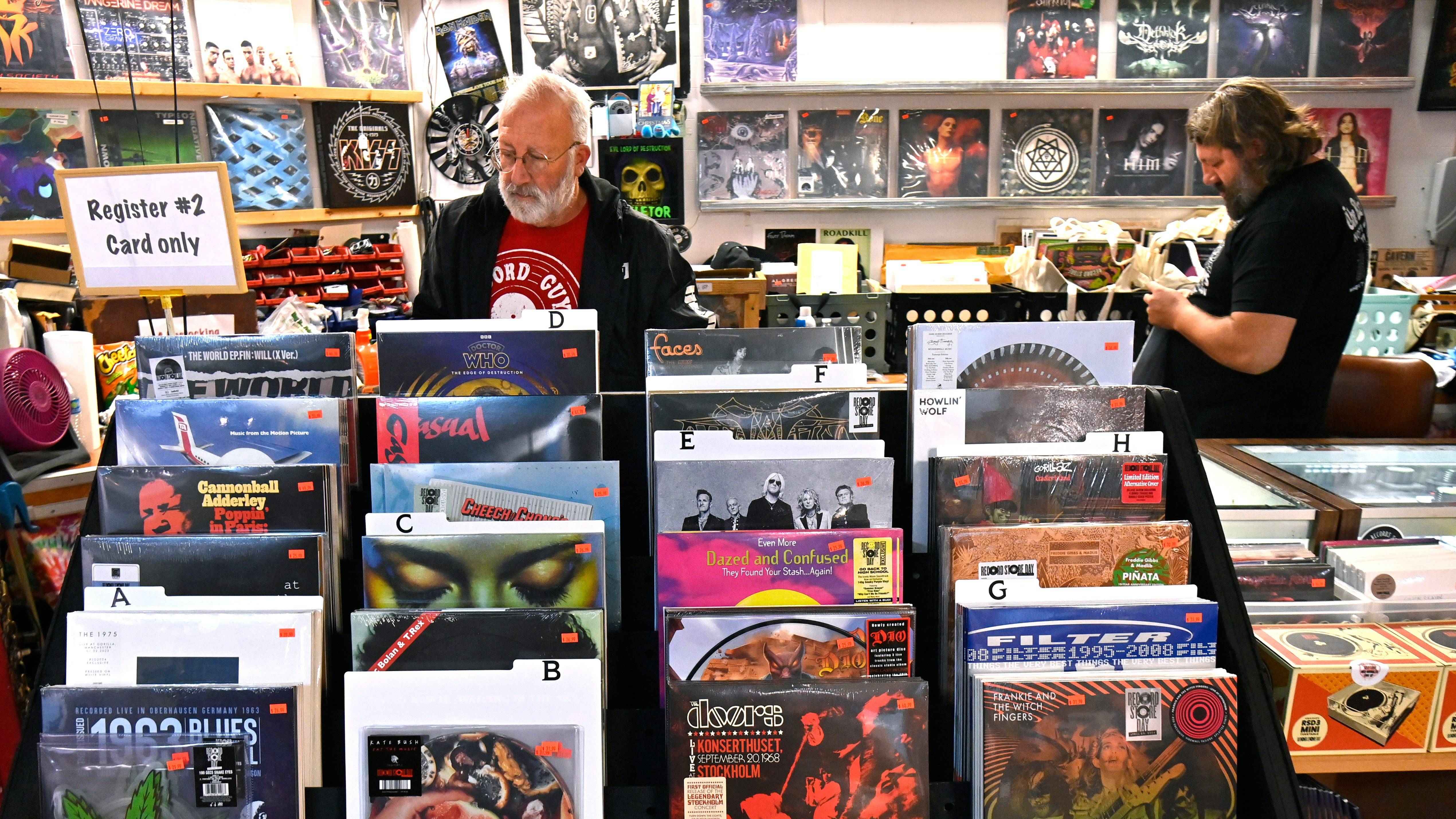 acae3ee1 4a05 4d57 8897 7a8500462ac3 Sorgte zusammen mit Taylor Swift für eine Rekordwoche der Schallplatte: Der Record Store Day 2024.