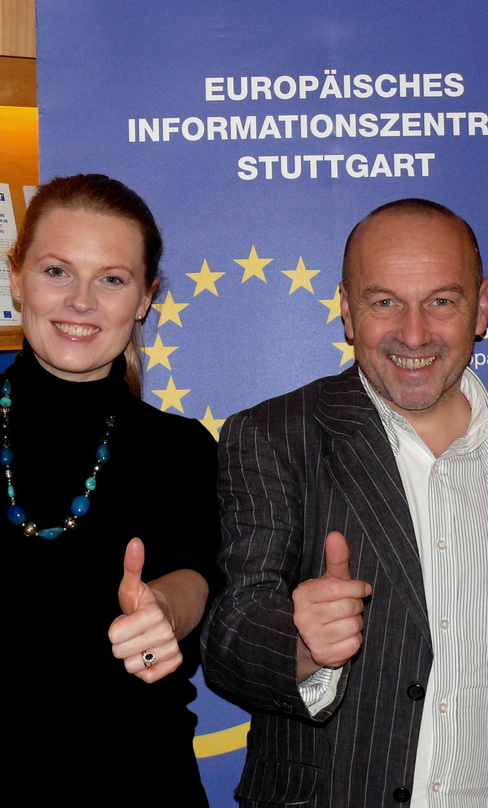 Daumen hoch für ein spannendes Finale: Wettbewerbspatin Patricia Kelly und Initiator Hans Derer