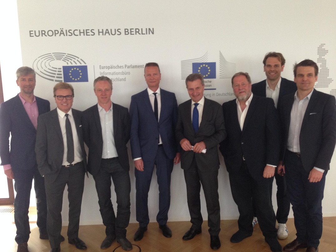 Beim europäischen Gedankenaustausch in Berlin (von links): Jörg Glauner (General Counsel Central Europe Warner Music), Bernd Dopp (Chairman & CEO Warner Music Central Europe), Konrad von L...