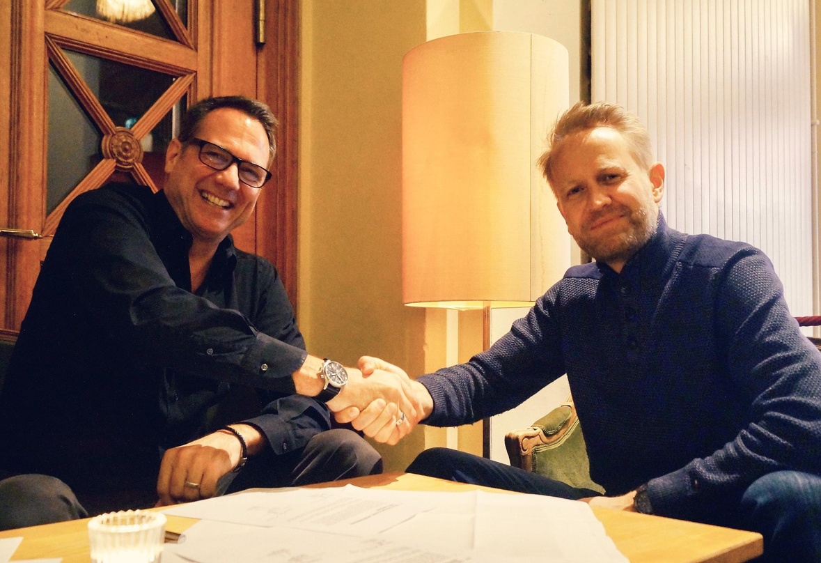 Haben auch die Longplaycharts in die Streamingära überführt und feiern 50 Jahre Schweizer Hitparade (von links): Andy Renggli (Geschäftsführer GFK Entertainment Schweiz) und Lorenz Haas (G...