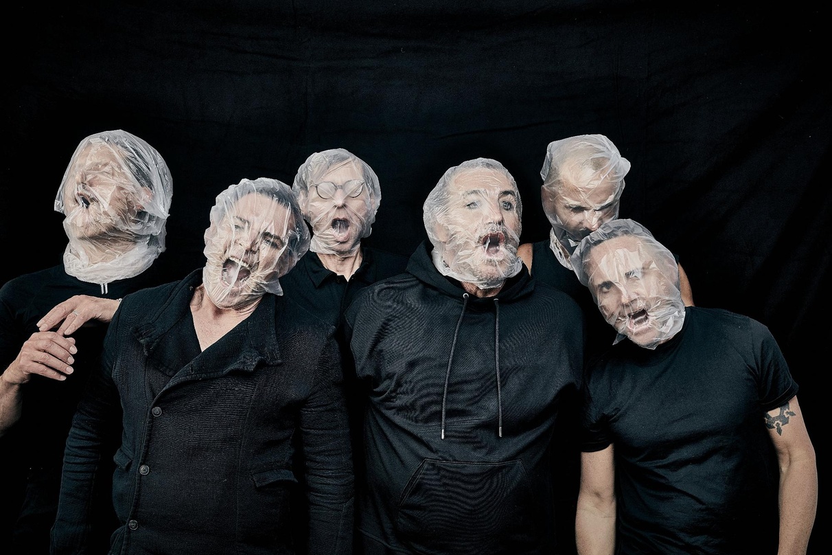 Erhören die Fans und legen noch fünf Stadionkonzerte drauf: Rammstein