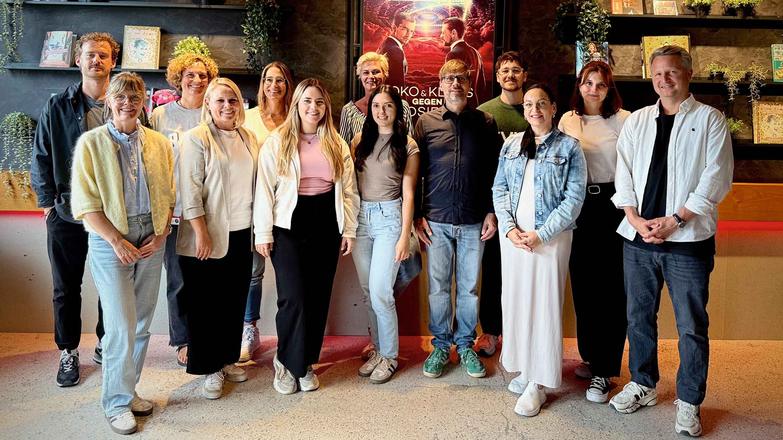 Neu aufgestellt: (hinten, von links) Daniel Rapp (Project Manager), Daniela Arndt (Senior Project Manager), Nicole Litterst (Senior Project Manager), Nicole Riedel (Senior Project Manager ...
