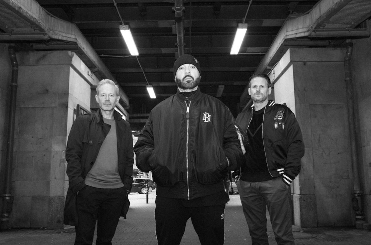 Neue Partner (von links): Thorsten Sack (Senior Director Artist & Label Services Sony Music), Azad und Daniel Sluga (Management Azad)
