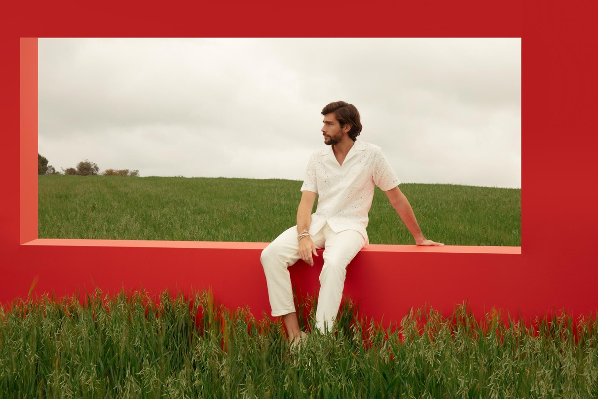 Hat eine Kollektion für About You entworfen: Alvaro Soler