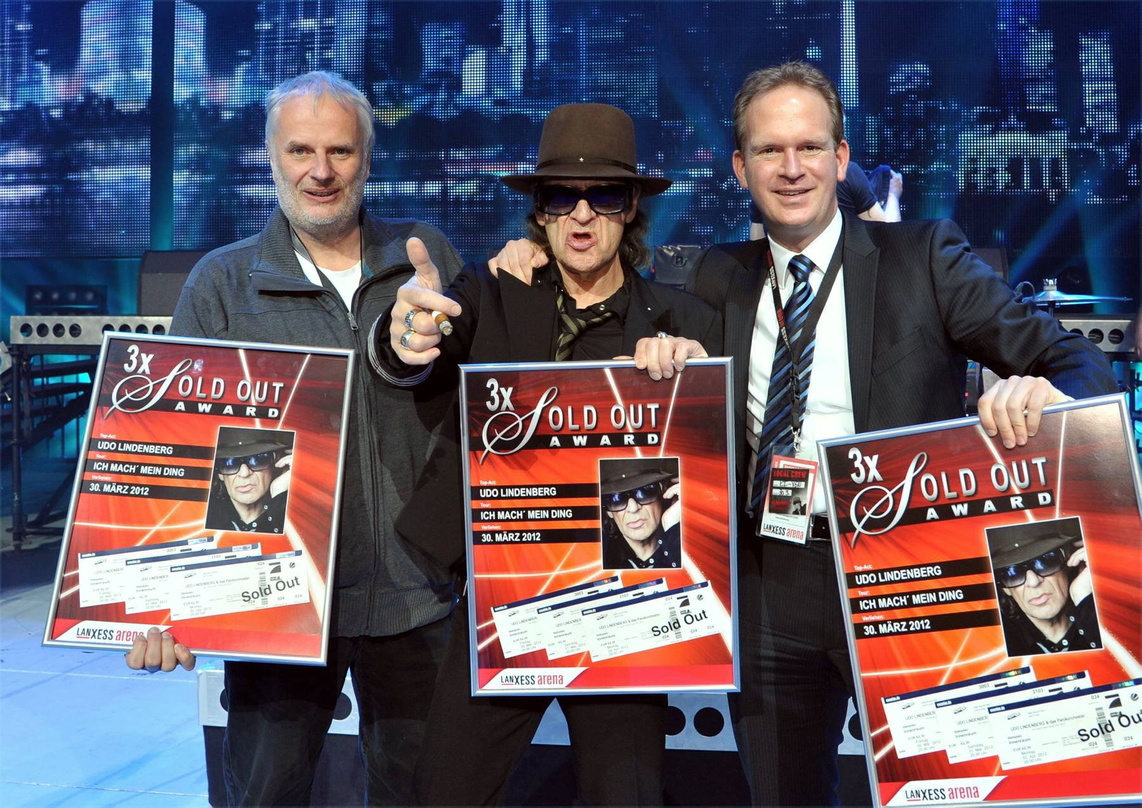 Zelebrierten dreifachen Sold-Out-Award (v.l.n.r.): Roland Temme, Udo Lindenberg und Stefan Löcher