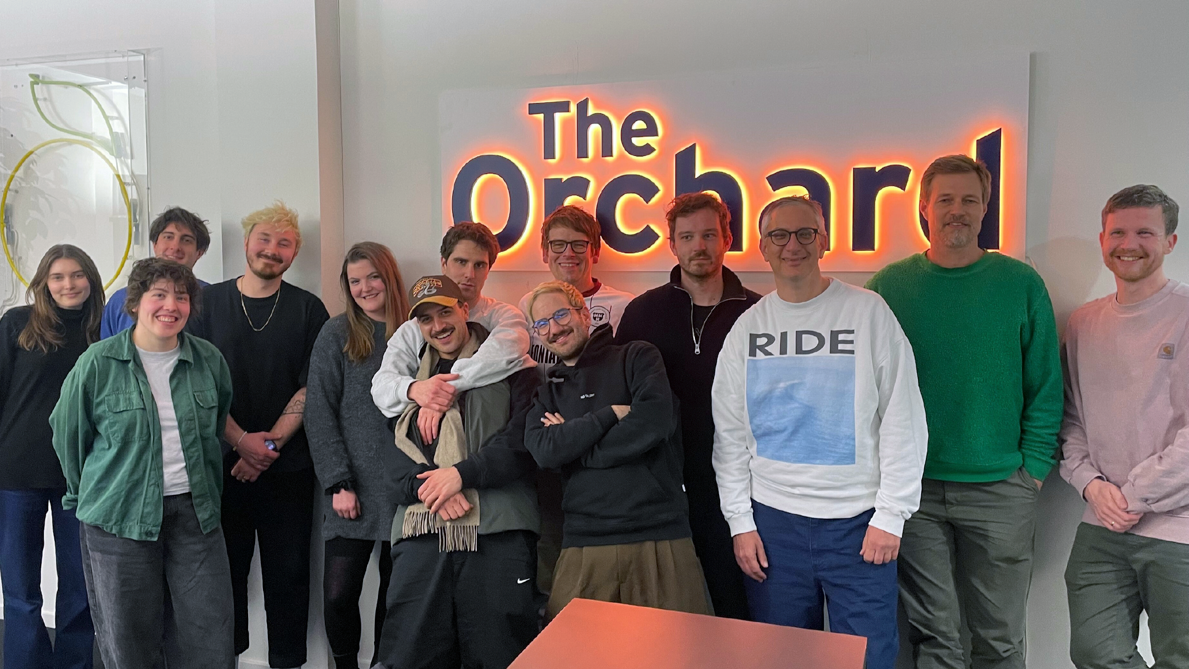 Kickten die neue Partnerschaft off (von links): Carla Günthner (The Orchard), Marike Winkelmann, Lennart Eicke (beide Leoniden), Fabian Henning, Inga Gehrke (beide The Orchard), Djamin Iza...
