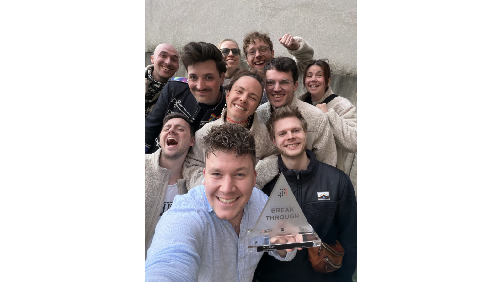Präsentieren stolz ihren Award: Druckluft.