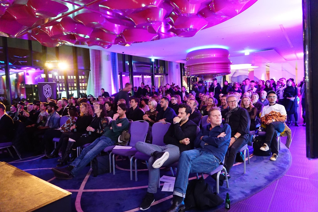 Wachsender Zuspruch: Die SongsCon im Berliner nhow hat es sich zum Ziel gesetzt, Kreative zu vernetzen, Lernangebote zu schaffen und direkte Kontakte zu Labels, Verlagen, Bookern, Streamin...