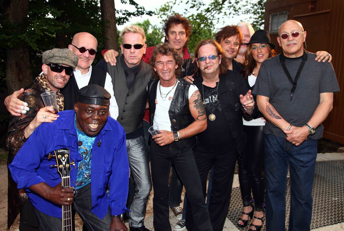 Happy über die große Resonanz: Maffay und Band