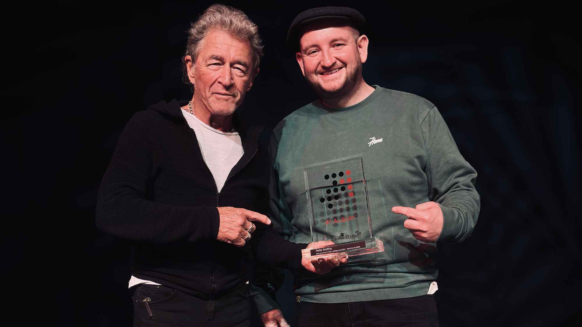 b19344f8 0e5c 423e 948e a7e9cf71e35b Erfolgsverwöhnt: Peter Maffay (links) und Marc Huttenlocher (Head Of Marketing Hansa Records).
