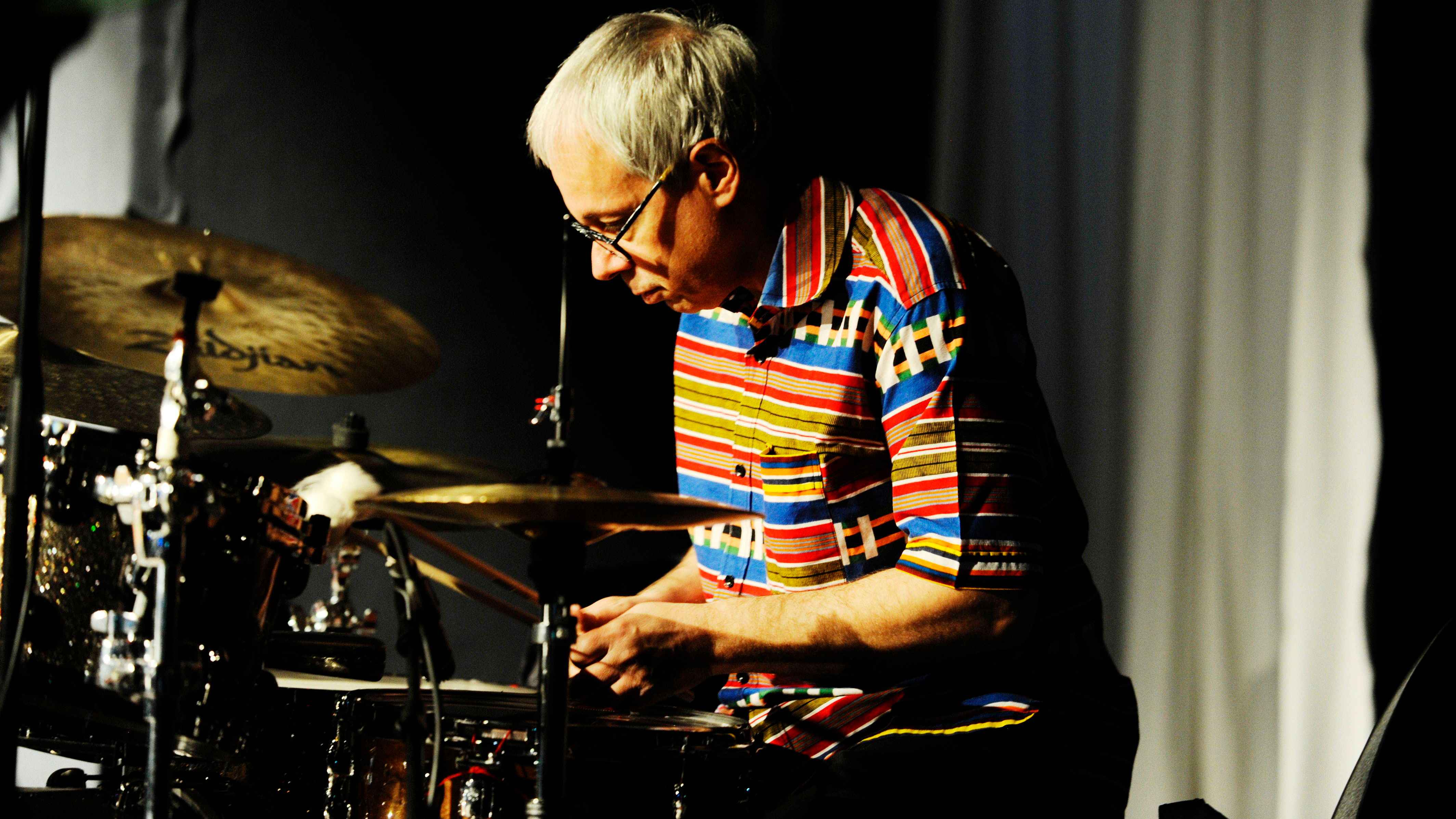 Hat sich mit der Edition Peters geeinigt: Lukas Ligeti, hier beim Moers Festival 2023.