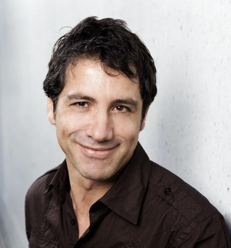 Veröffentlicht sein Debütalbum auf Electrola: Bruno Ferrara