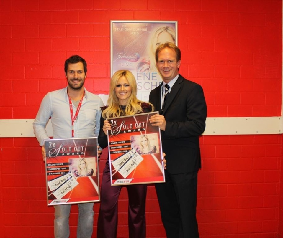 Trafen sich bei der Awardübergabe (von links): Dave Keller, Helene Fischer und Stefan Löcher