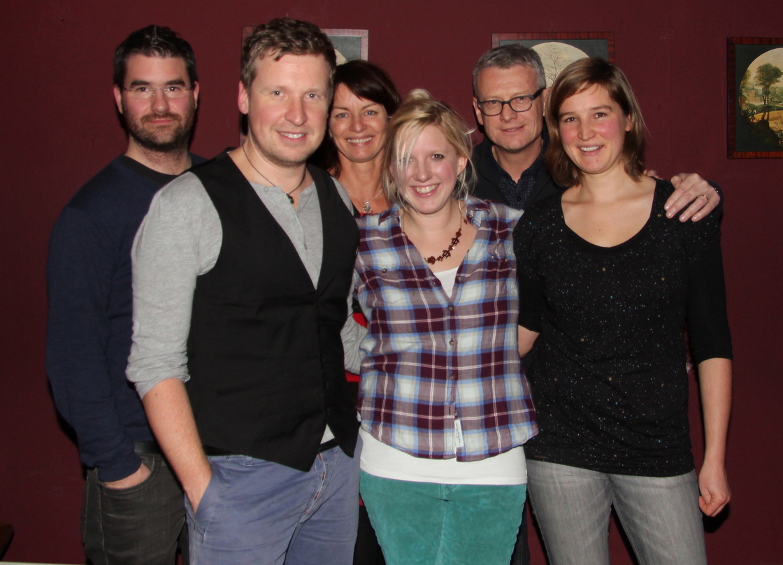 Nahmen sich nach dem Konzert Zeit für ein MusikWoche-Foto (von links): Patrick Oginski (südpolmusic), Produzent und Labelchef Gunnar Graewert, Christina Heinrich (Promoterin für bayerische...