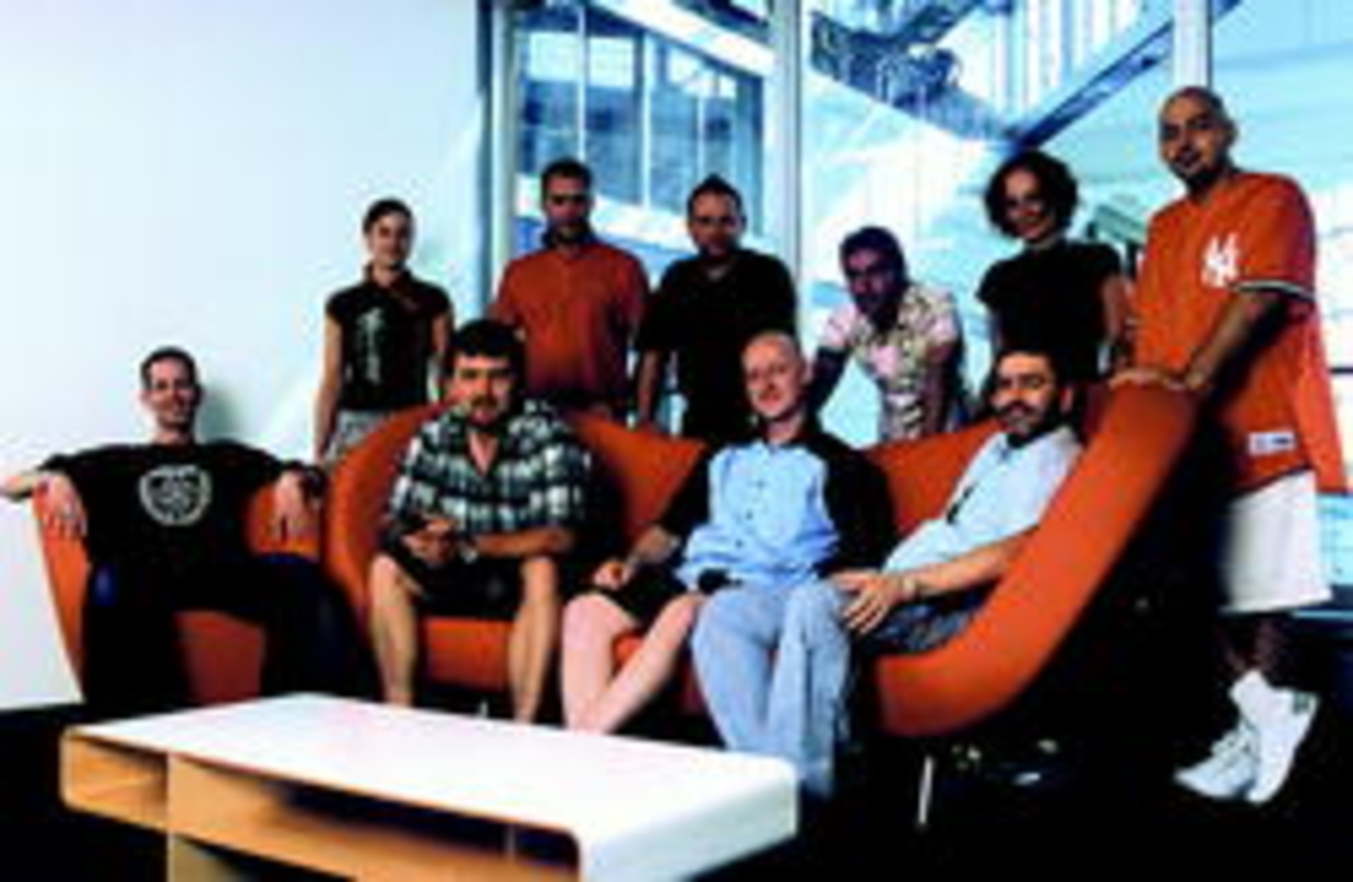 Nehmen ihren A&R-Job ernst (Stehend, v.l.n.r.): Julia Labonte, Volker Mietke, Holger Storm, Stephan Mattner, Nadine Milwa (A&R Marketing) und Tony Cottura sowie (sitzend, v.l.n.r.) Marc Sa...