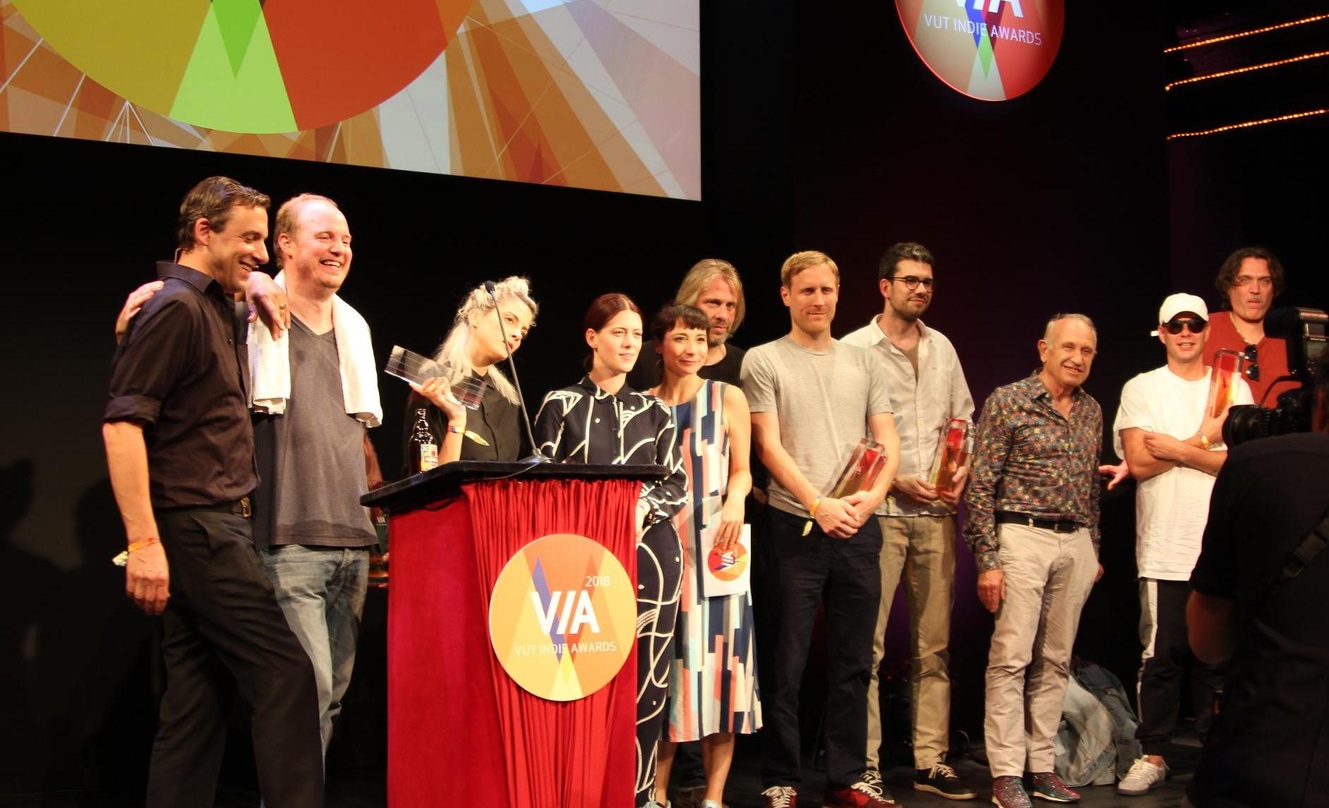 Brachten miteinander eine kurzweilige Show auf die Bühne des Tivoli: die Preisträger, Laudatoren und Moderatoren des VIA VUT Indie Awards 2018