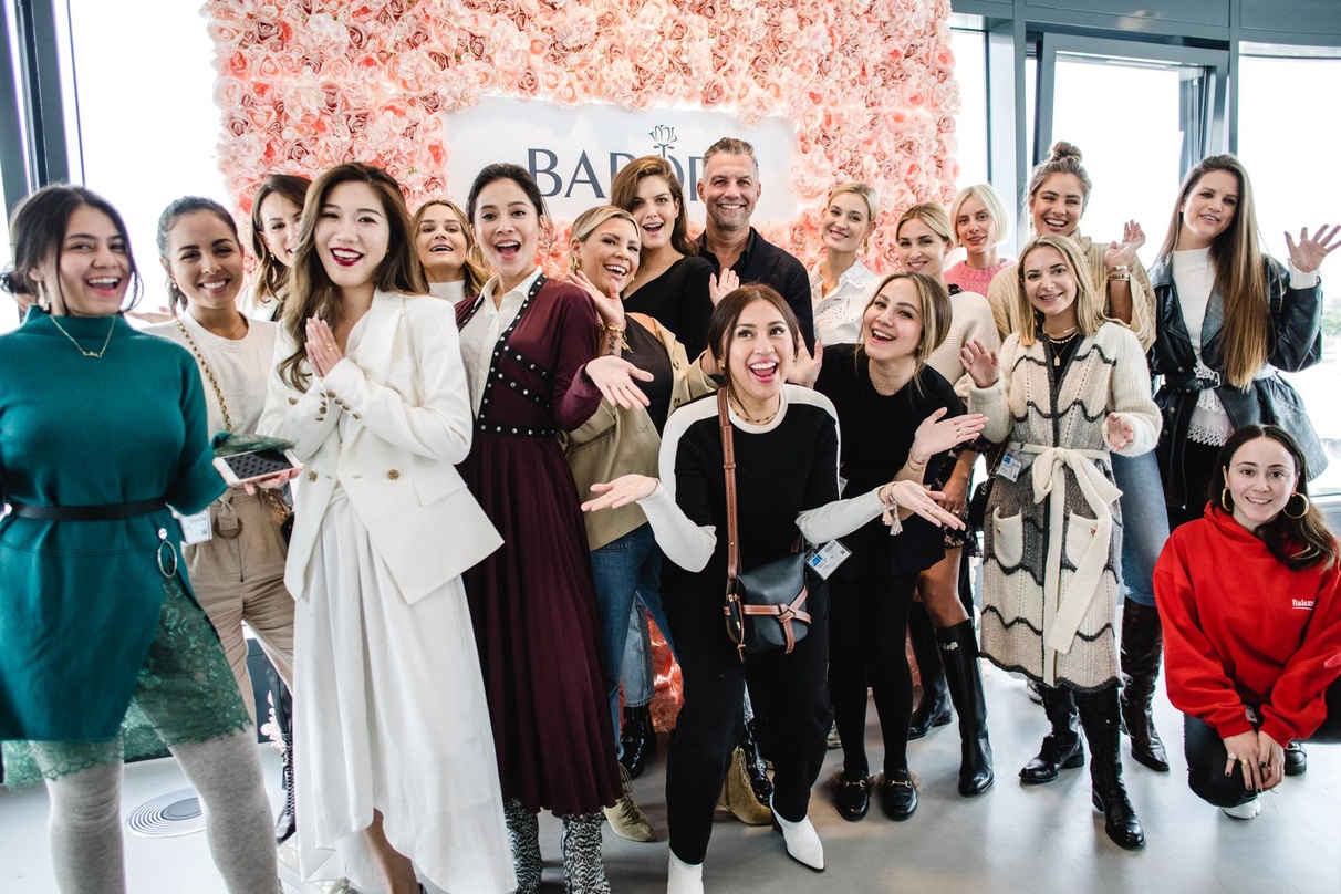 Trafen sich beim Get-Together in Berlin: Michael Schummert (CEO Babor) und die Influencer