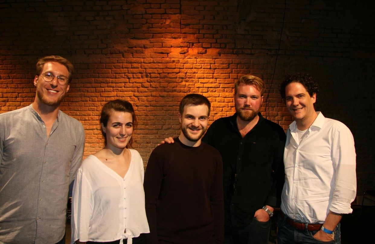 Trafen sich im Münchner Einstein Kultur (von links): Fabian Keller (Manager Streaming Warner Music Central Europe), Catarina Pauli Caldas (Management Carlos Cipa Neubau Music Management), ...