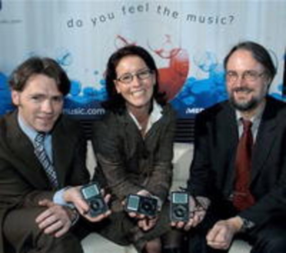 Feierten den Start von Medionmusic (v.l.n.r.): Richard Wahlen, Martina Effmert und Karlheinz Brandenburg