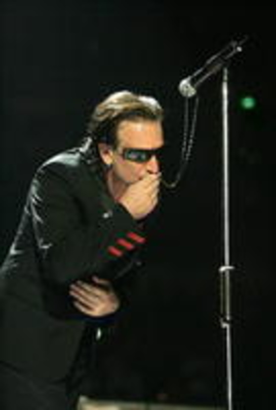 Holt Bider auf seine Seite: Bono