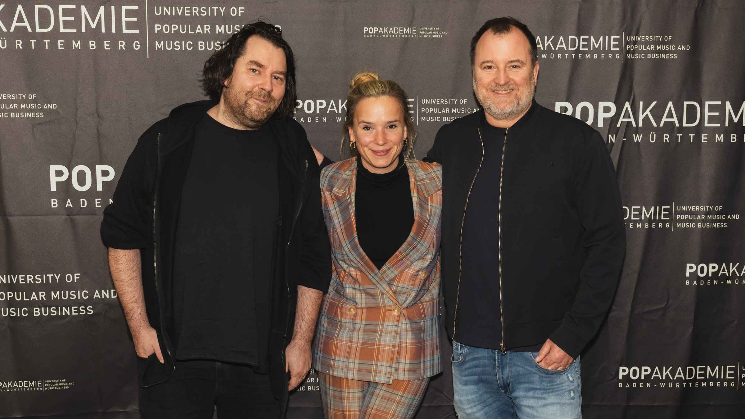 Bündeln weiterhin ihre Kräfte (von links): Derek von Krogh (Künstlerischer Leiter Popakademie), Kiki Ganzemüller (Manager EMEA Music Partnerships bei Google) und Michael Herberger (Busines...