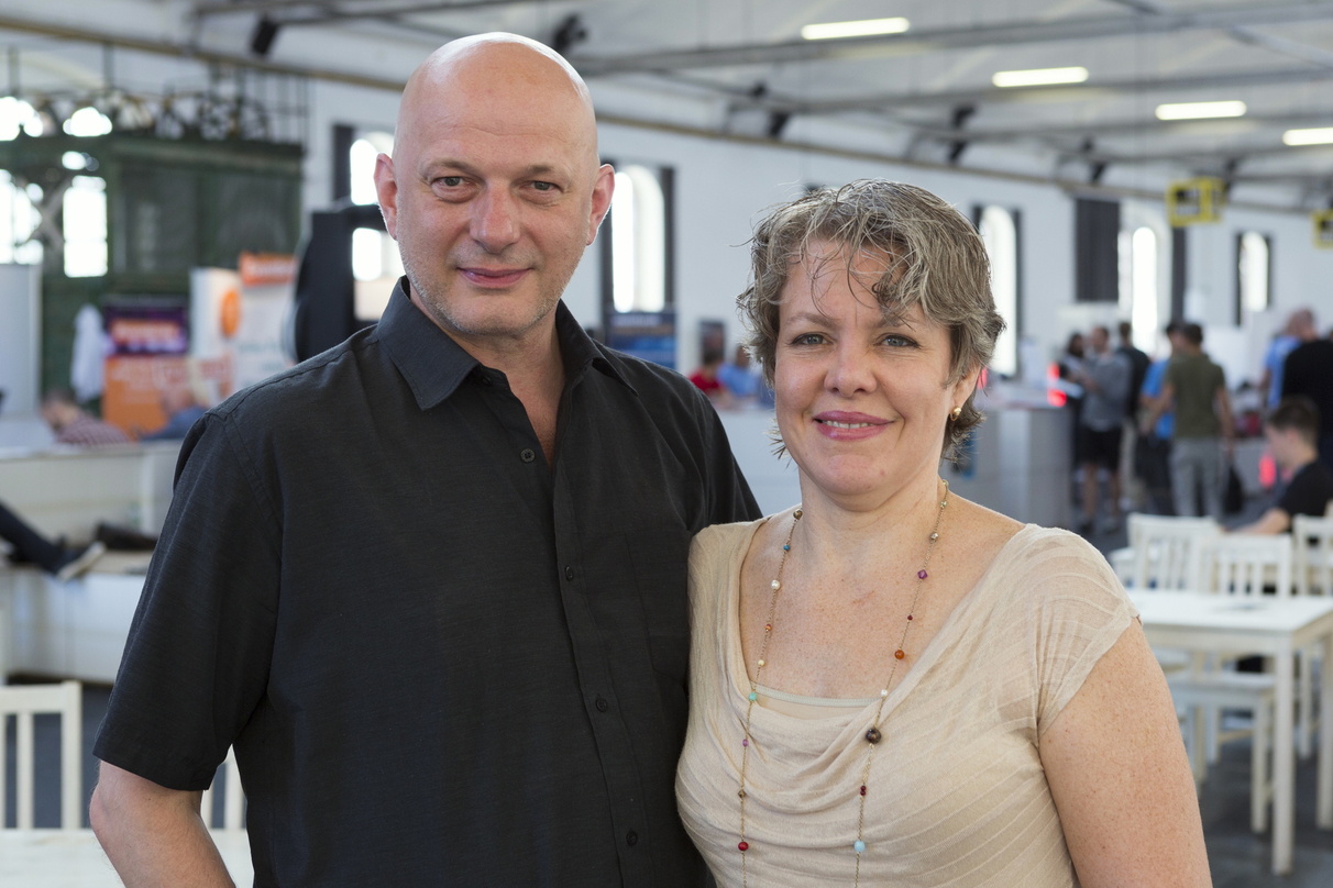Gastgeber und Moderatorin bei "Most Wanted: Music": Olaf Kretschmar (Berlin Music Commission) und Tess Taylor (NARIP)