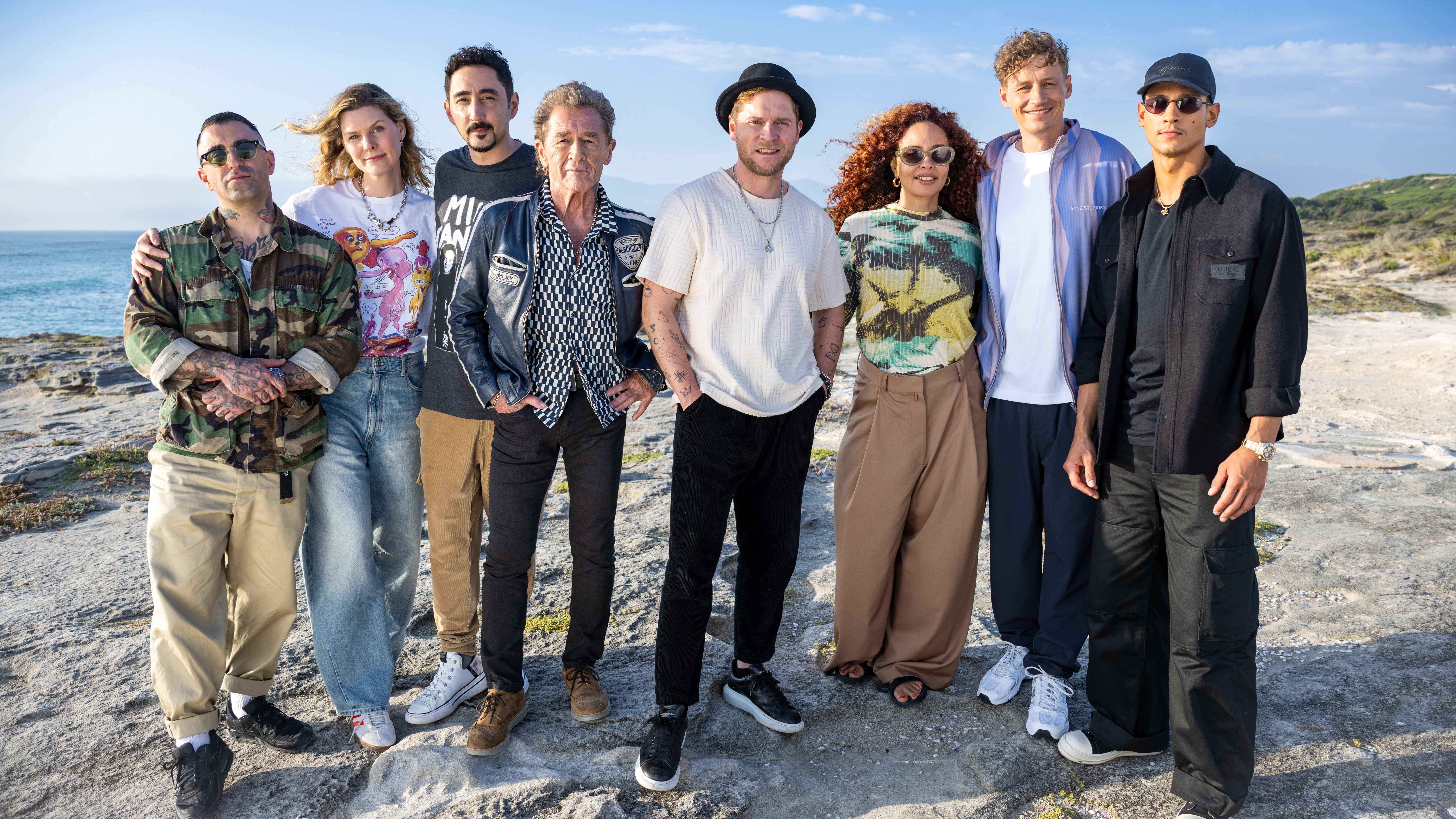 b5dcf745 6f95 4c27 a8bb 863a2c96caa7 Erscheinen erstmals auf Vinyl: Der Sing Meinen Song Cast, bestehend aus (von links): Sammy Amara, Eva Briegel, Eko Fresh, Peter Maffay, Johannes Oerding, Joy Denalane, Tim Bendzko und Emilio.
